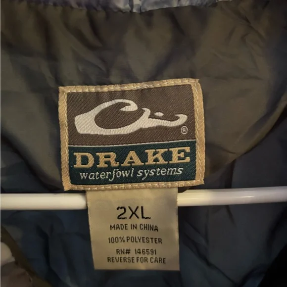 Drake Camo Quilted  Down Vest - Picture 6 of 6